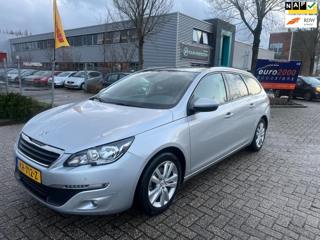 Peugeot 308 SW - 1.2 PureTech Blue Lease Executive - PANO ! - AutoWereld.nl