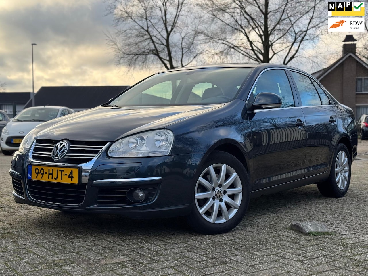 Volkswagen Jetta - 1.4 TSI Comfortline CLIMA CRUISE MF STUUR PDC NAP APK - AutoWereld.nl