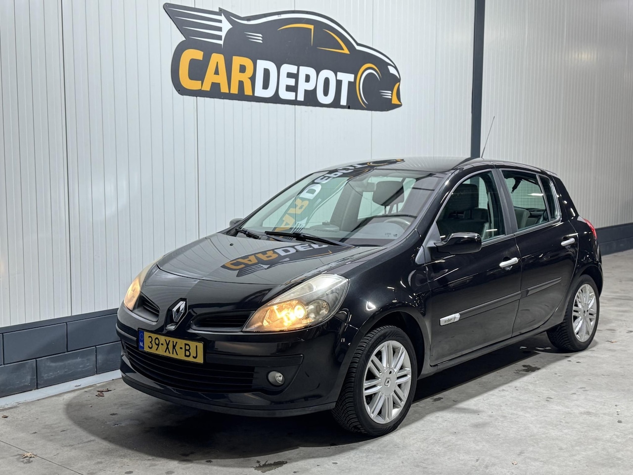 Renault Clio - 1.6-16V Initiale 1.6-16V Initiale - AutoWereld.nl