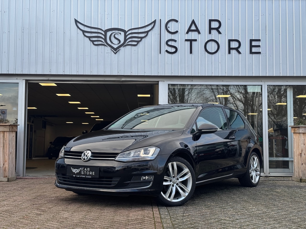 Volkswagen Golf - 1.4 TSI ACT Highline Edition 40 AUT|NAV|LEDER|XENON|ST VWM|18" VELGEN|PDC - AutoWereld.nl