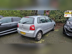 Volkswagen Polo - 1.4-16V 5 deuren airco cruise controle elektrische ramen cv boeken aanwezig goed onderhoud