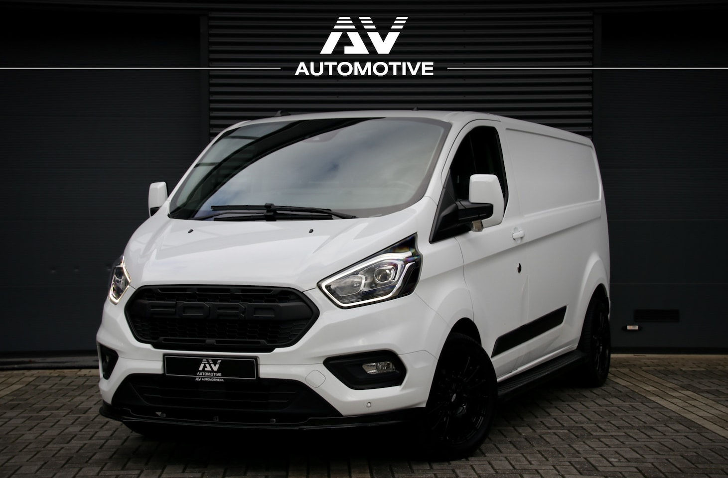 Ford Transit Custom - 300 2.0 TDCI L2H1 CarPlay | PDC V+A | Cruise control | Stoelverwarming | Trekhaak | 3-Zitt - AutoWereld.nl