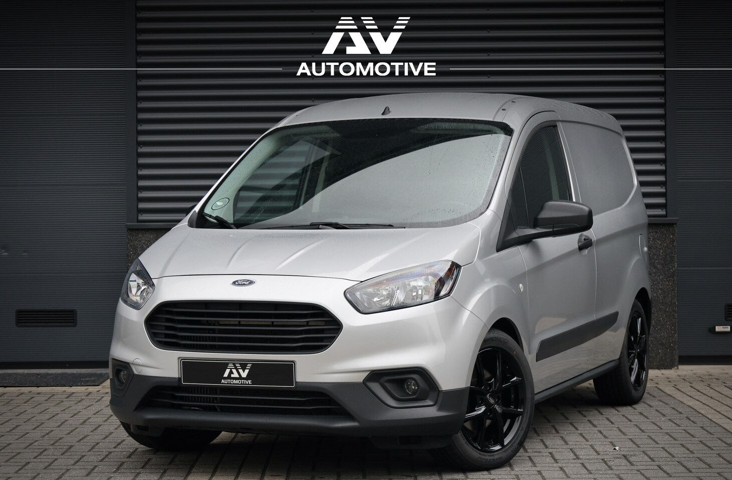 Ford Transit Courier - 1.0 Ecoboost 100 PK | BPM VRIJ | Cruise control | Stoelverwarming | Trekhaak | Bluetooth | - AutoWereld.nl