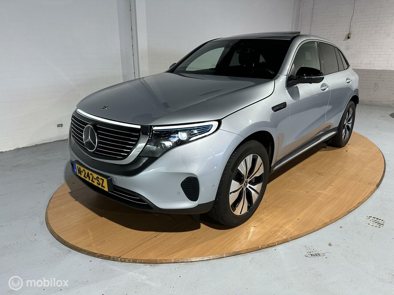 Mercedes-Benz EQC - 400 4MATIC Trekhaak Business Solution Luxury 80 kWh - AutoWereld.nl