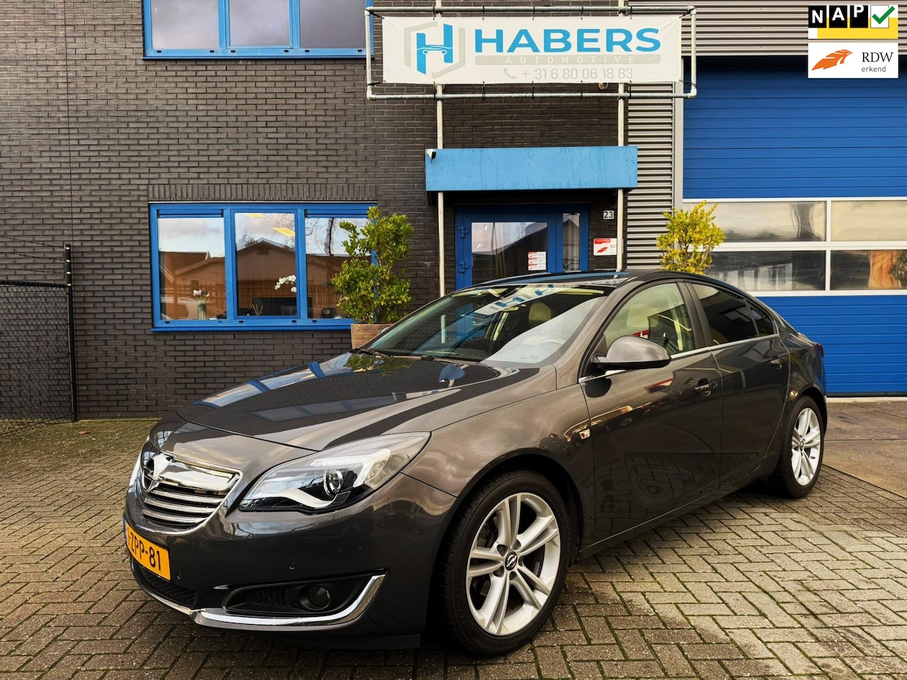 Opel Insignia - 2.0 CDTI EcoFLEX Business+ 140PK|Origineel NL|Navi|StoelVW|Led|Trekhaak|Climate|Sportstoel - AutoWereld.nl