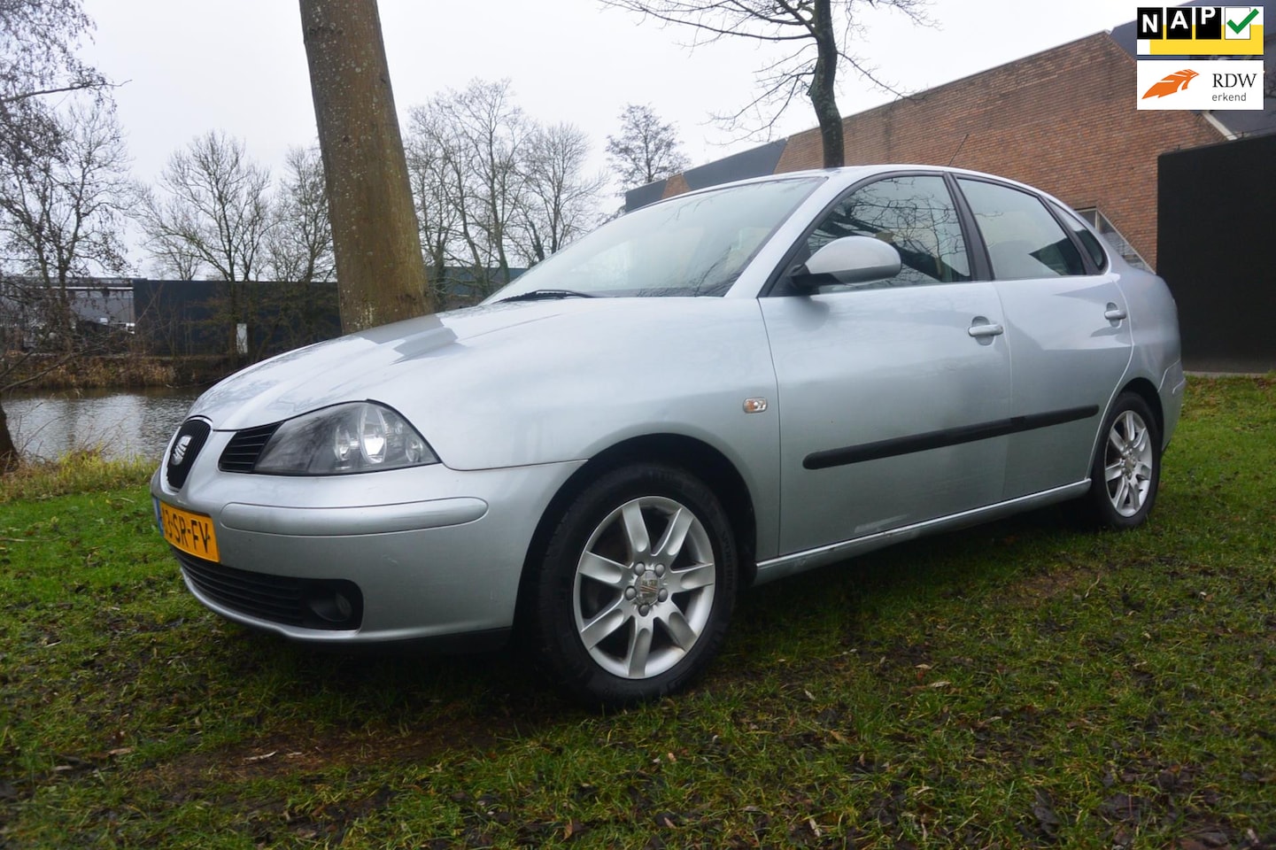 Seat Cordoba - 1.4-16V Sensation*airco*cruise*navi*weinig km's - AutoWereld.nl