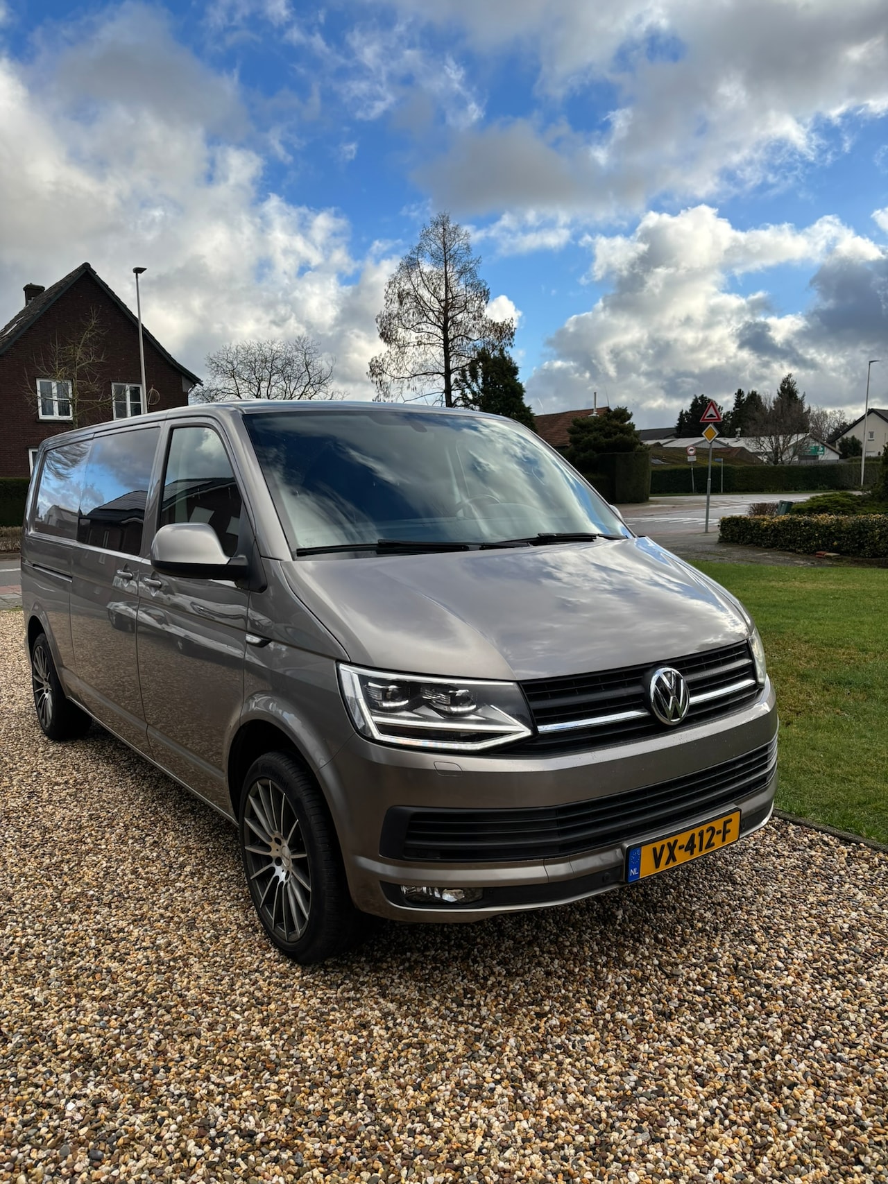 Volkswagen Transporter - 2.0 TDI L2H1 Highline HIghline uitvoering met executive- en licht&zicht -pakket - AutoWereld.nl