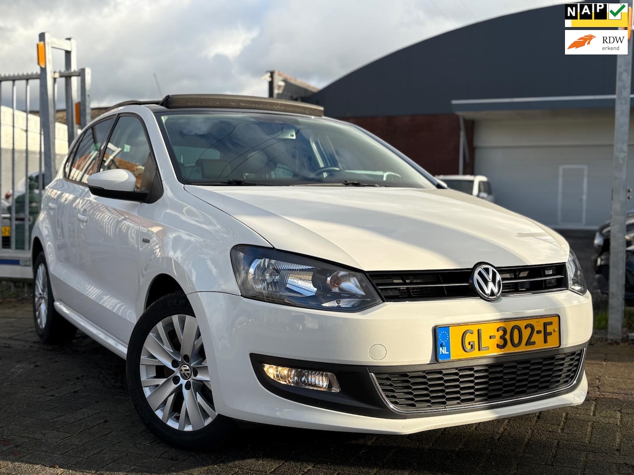 Volkswagen Polo - 1.2 TSI Life | Panoramadak | Automaat | 15” LMV | cruise control | - AutoWereld.nl