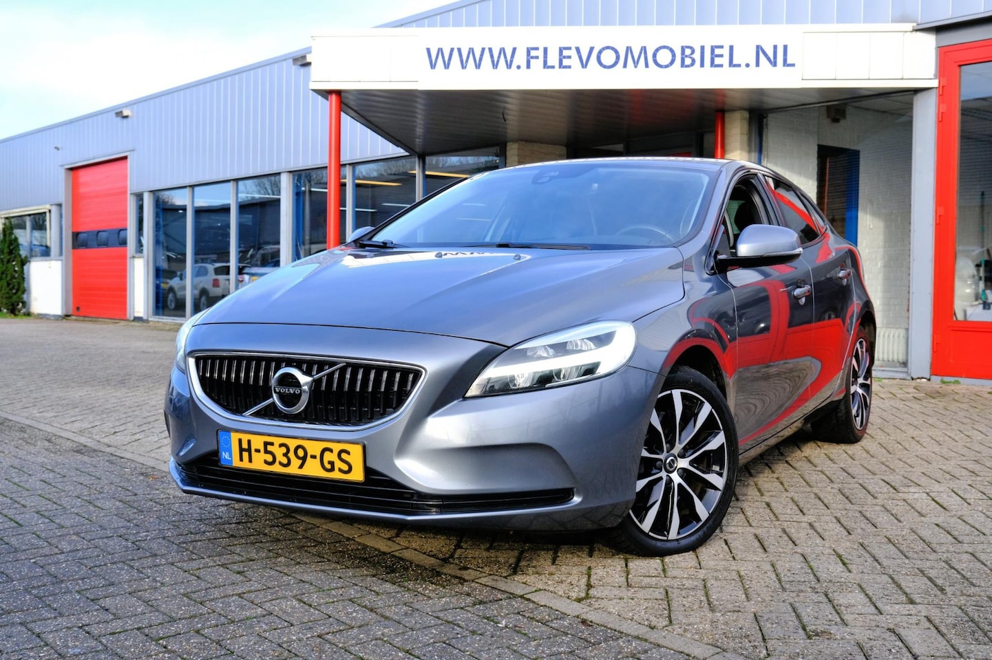 Volvo V40 - 2.0 D3 150pk Dynamic Edition Aut. Navi|Clima|LED|LMV - AutoWereld.nl