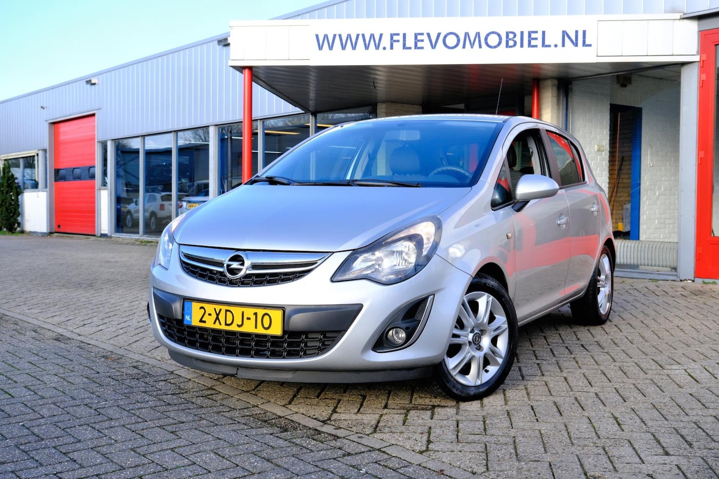 Opel Corsa - 1.4-16V BlitZ 5-drs 1e Eig| Navi|Clima|Half Leder|LMV - AutoWereld.nl