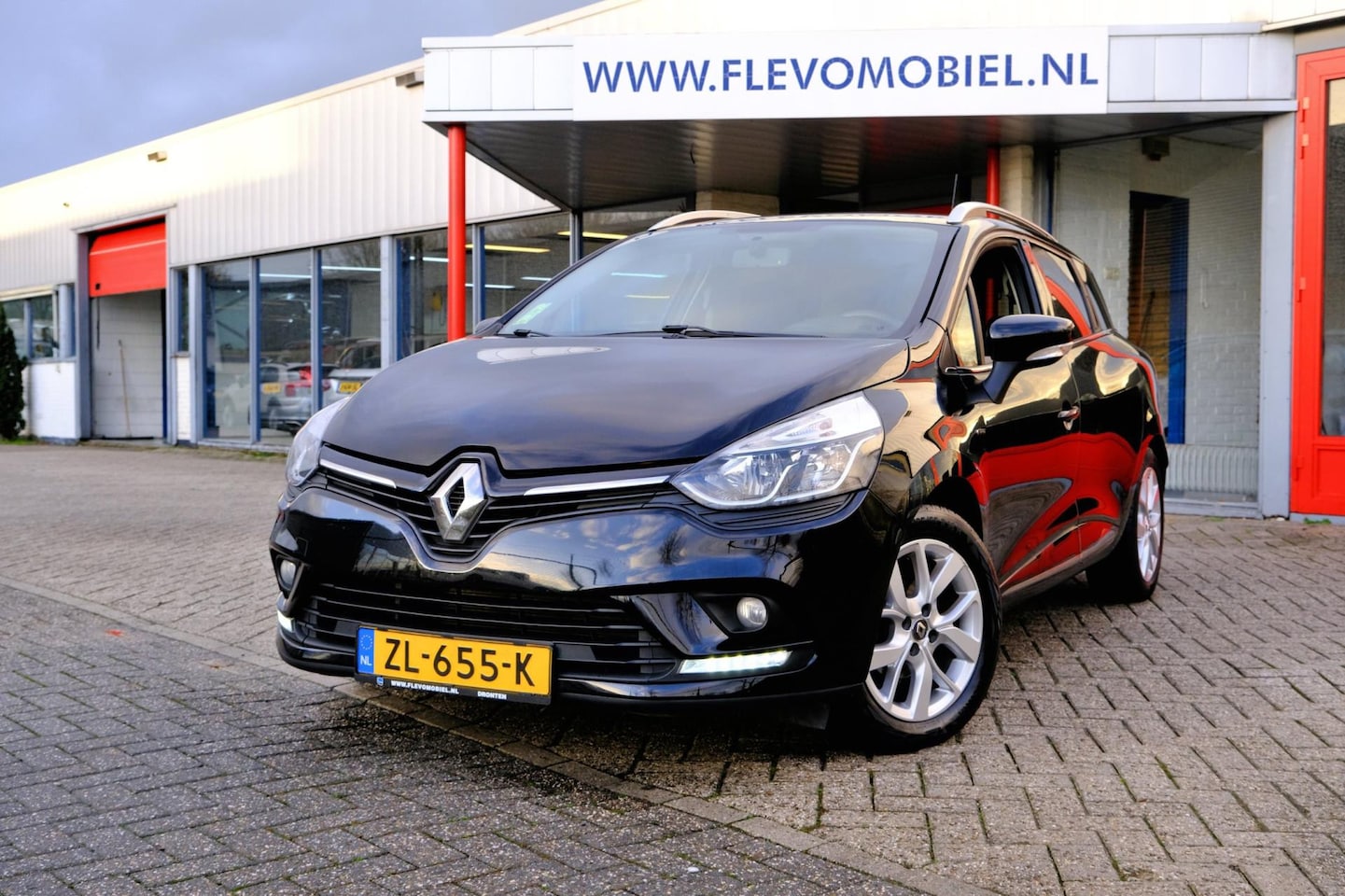 Renault Clio Estate - 0.9 TCe Limited Navi|Airco|LMV - AutoWereld.nl