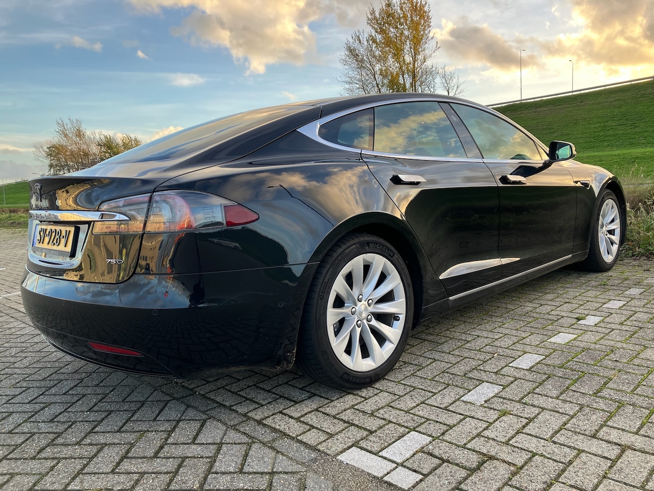 Tesla Model S - 75D Base FREE SUPERCHARGING 1e eig - AutoWereld.nl