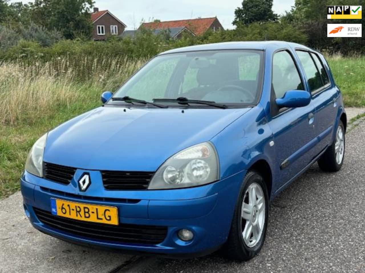 Renault Clio - 1.4-16V Authentique Comfort 5-Drs Stuurbekrachtiging Airco Electr. pakket ABS Audio/CD LMV - AutoWereld.nl