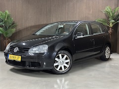 Volkswagen Golf - 1.6 FSI Sportline