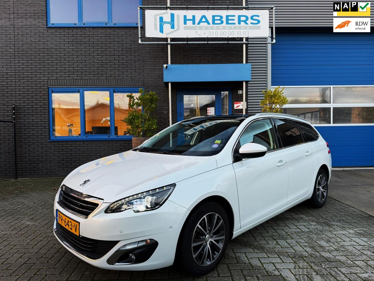 Peugeot 308 SW - 1.2 PureTech Allure 131PK|Origineel NL|Navi|BLIS|Camera|Parkeerhulp|Bluetooth|Full Led|Pan - AutoWereld.nl