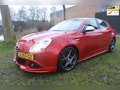 Alfa Romeo Giulietta - 1.4 T Distinctive*airco*cruise*leer*panorama*appleCarplay