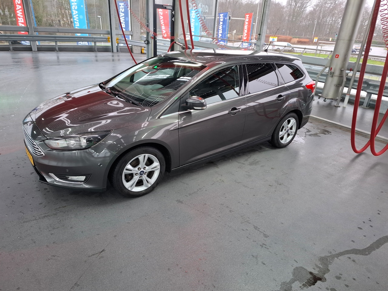 Ford Focus Wagon - 1.5 TDCI Titanium Edition - AutoWereld.nl