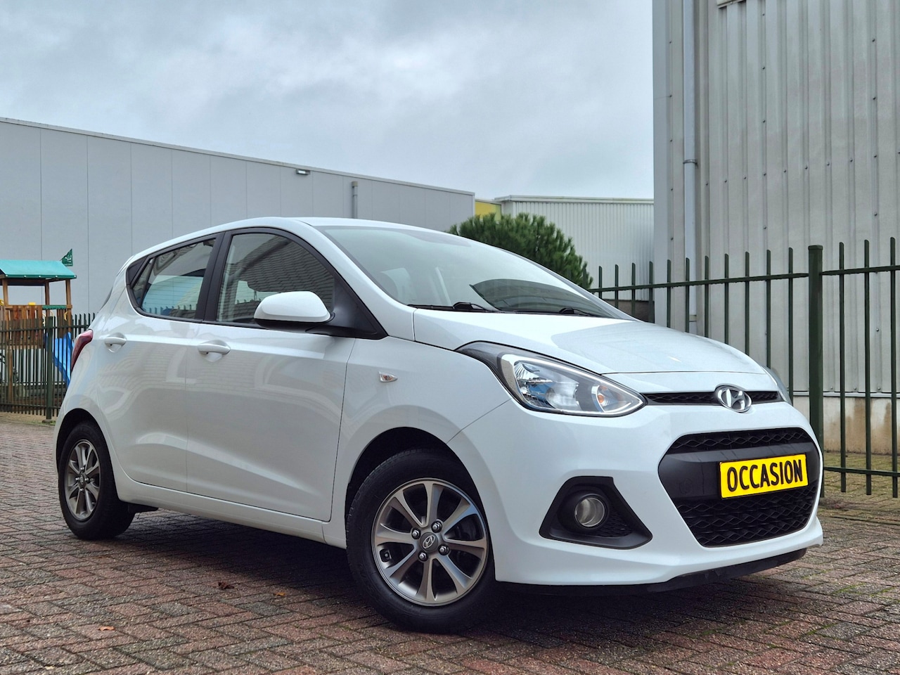 Hyundai i10 - 1.0i Automaat-Pdc-Airco-Stoel+Stuur verwarming - AutoWereld.nl