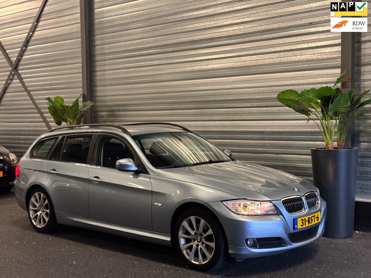 BMW 3-serie Touring - 320i Airco | Navi | Cruise | PDC | Memory | Stoelverwarming - AutoWereld.nl