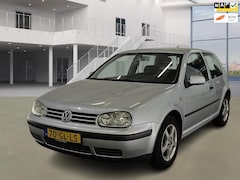 Volkswagen Golf - 1.6-16V Trendline