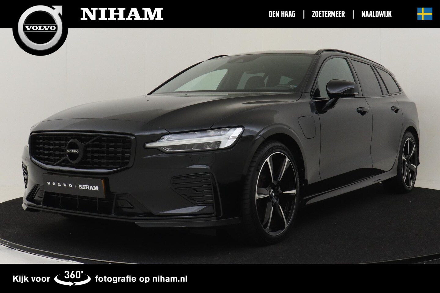 Volvo V60 - T6 TWIN ENGINE AWD R-DESIGN -PANO.DAK|HEAD-UP DISP.|HARMAN&KARDON|ADAP.LED|19"|STYLING|BLA - AutoWereld.nl