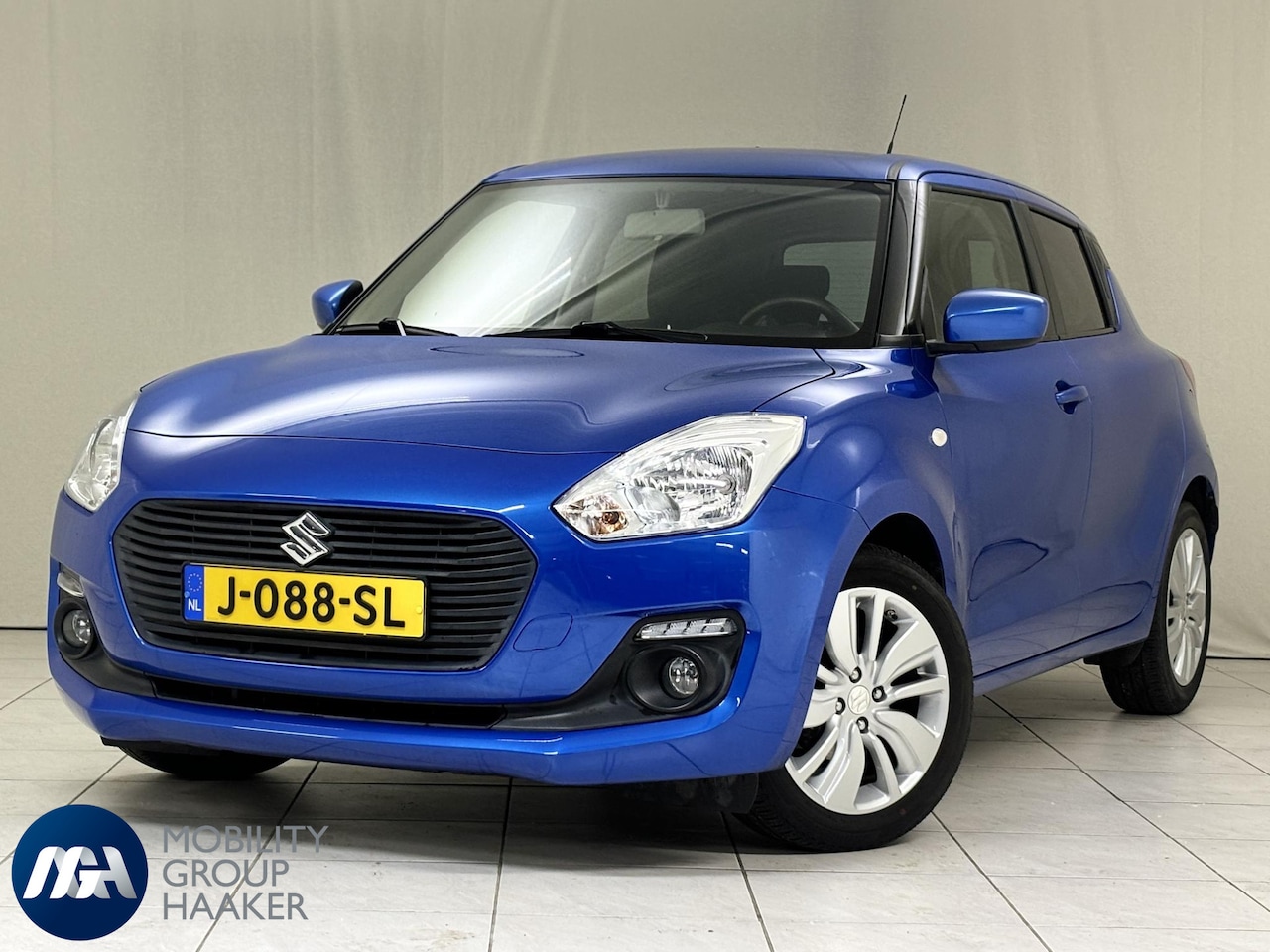 Suzuki Swift - 1.2 Sportline I Navigatie I Parkeercamera I Stoelverwarming - AutoWereld.nl