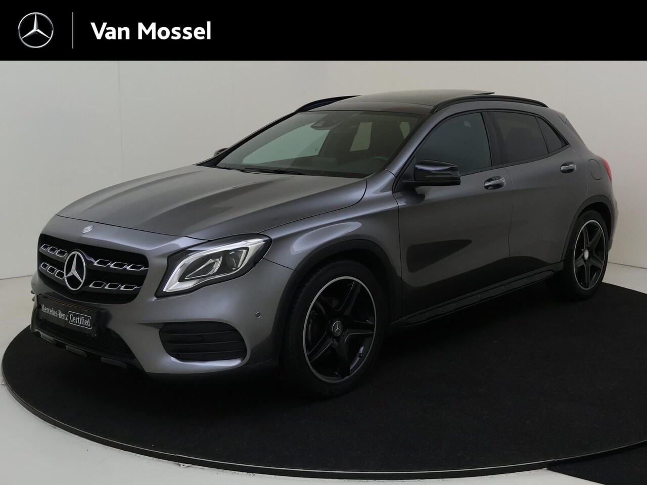 Mercedes-Benz GLA-Klasse - 180 Premium AMG/ pano / Night pakket / 19" volgen / parkeer camera - AutoWereld.nl