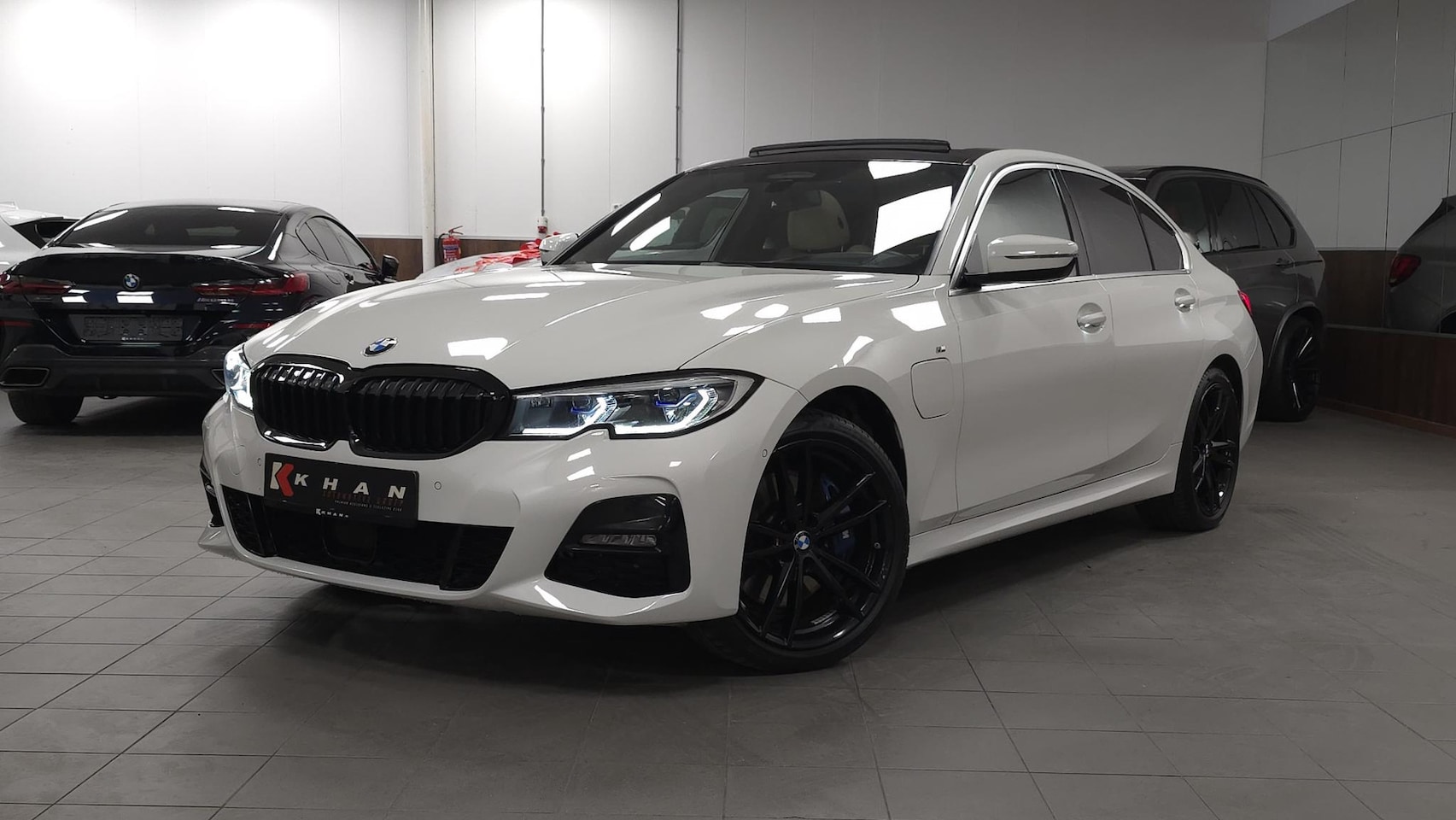 BMW 3-serie - 330e High Executive M-sport PANO|HEAD-UP|LASER|MEMORY|LEDER|CAMERA|FULL OPTION - AutoWereld.nl