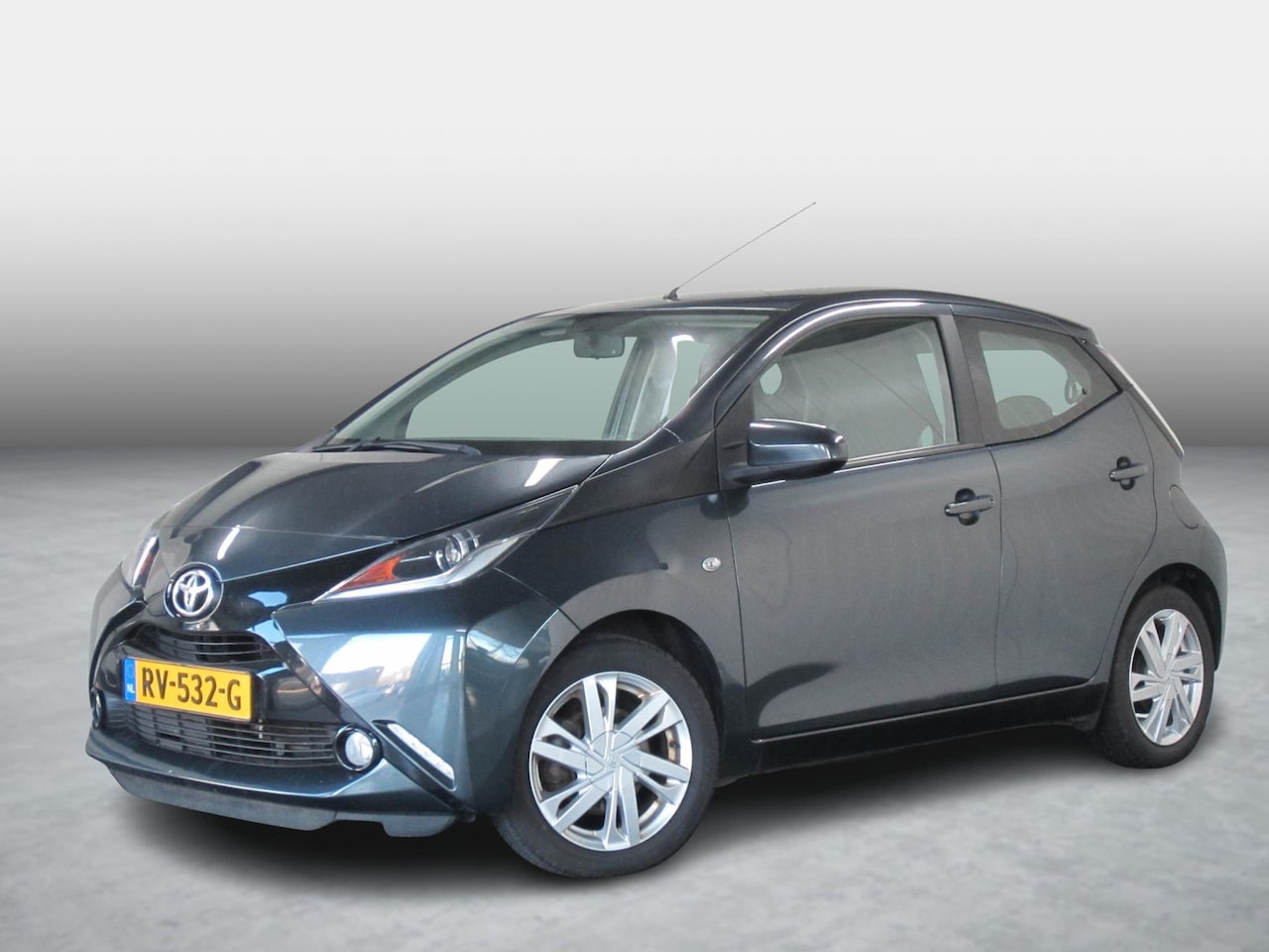 Toyota Aygo - 1.0 VVT-i x-play Airco Camera - AutoWereld.nl