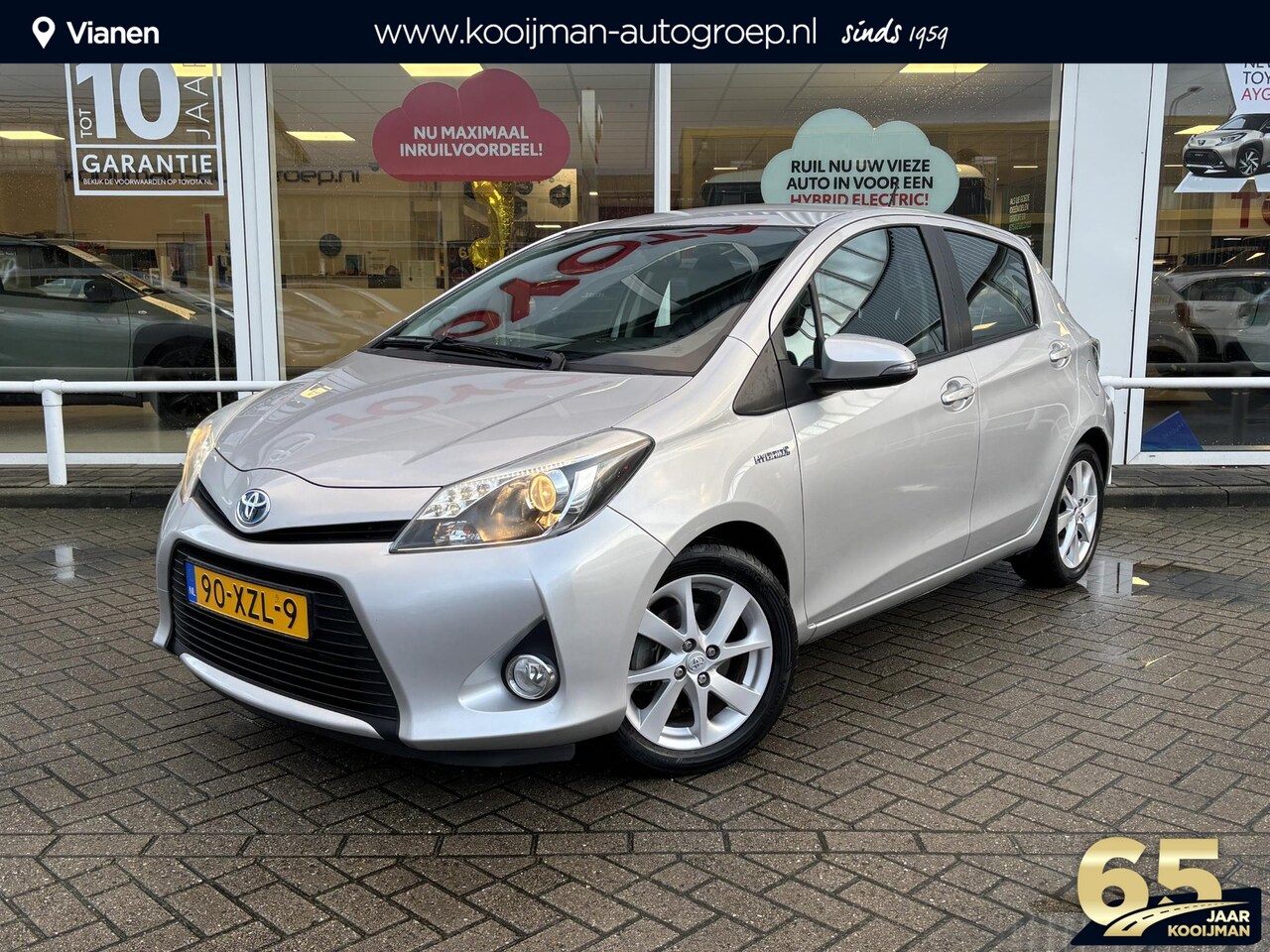 Toyota Yaris - 1.5 Full Hybrid Dynamic NL auto met slechts 118000km! Dynamic uitvoering zeer luxe - AutoWereld.nl