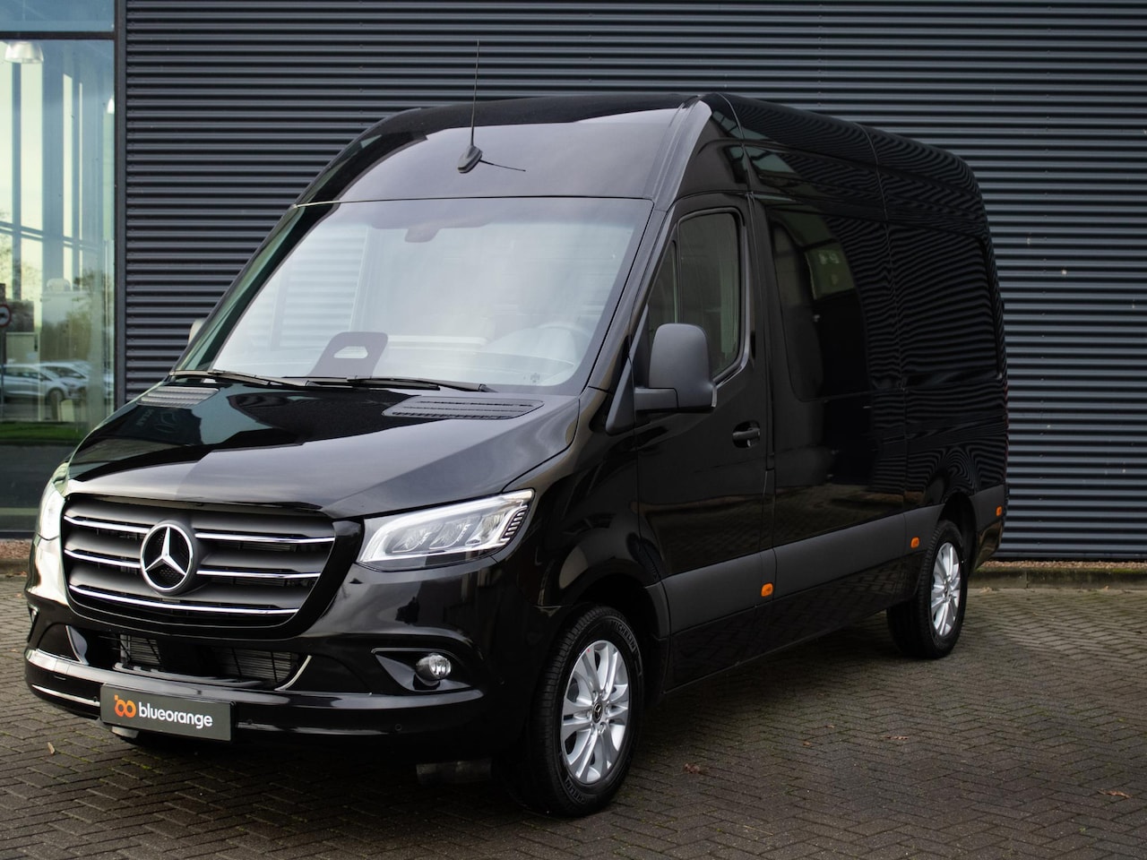 Mercedes-Benz Sprinter - 319 1.9 CDI L2H2 Pro 190 PK Automaat 3.500 kg trekgewicht, Distronic, LED koplampen, licht - AutoWereld.nl