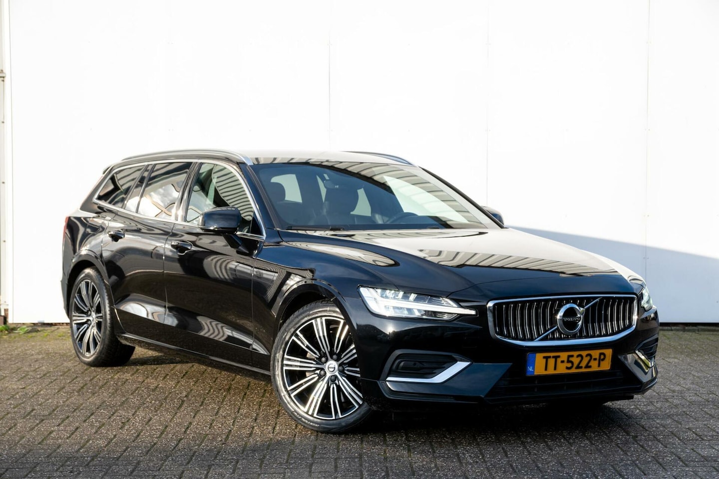 Volvo V60 - 2.0 T5 Inscription|ACC|PAS V+A|Standkachel|stuur/stoelverw.V+A| - AutoWereld.nl