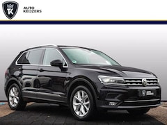 Volkswagen Tiguan - 2.0 TSI 4Motion Highline Panodak Adapt. Cruise Virtual Dash HUD Trekhaak 18''LM