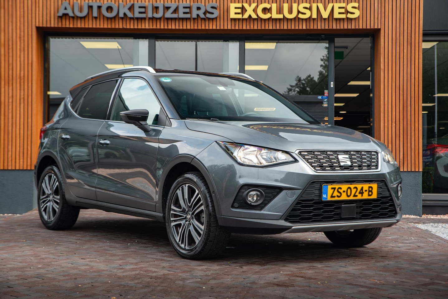 Seat Arona - 1.0 TSI Xcellence Business Intense Navi keyless Carplay Cruise Clima Camera 17''LM - AutoWereld.nl