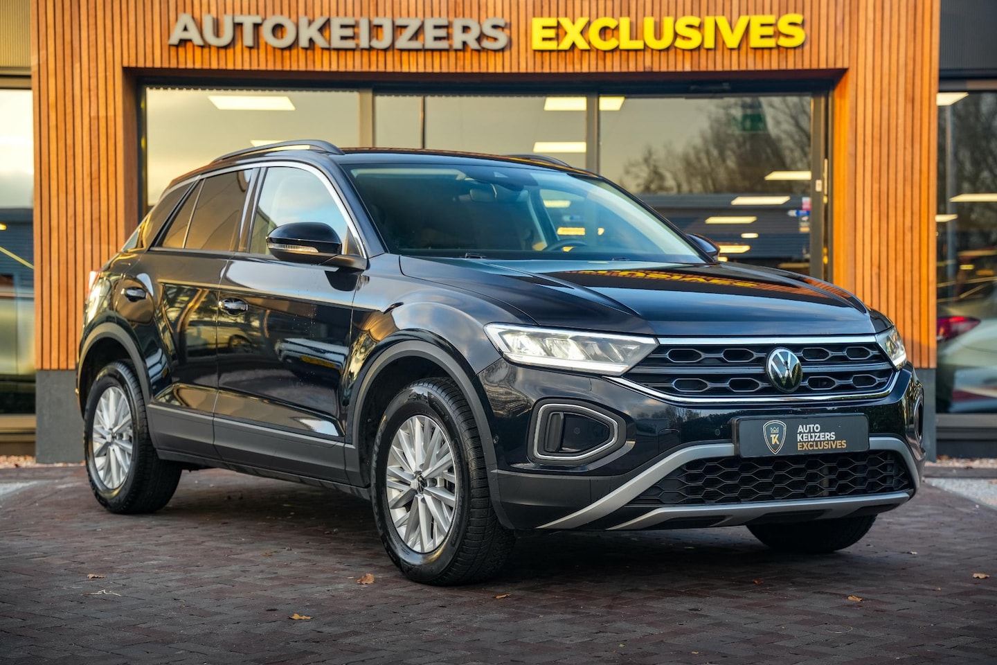 Volkswagen T-Roc - 1.0 TSI Style Adapt. Cruise Navigatie Stoelverw. DAB+ PDC - AutoWereld.nl