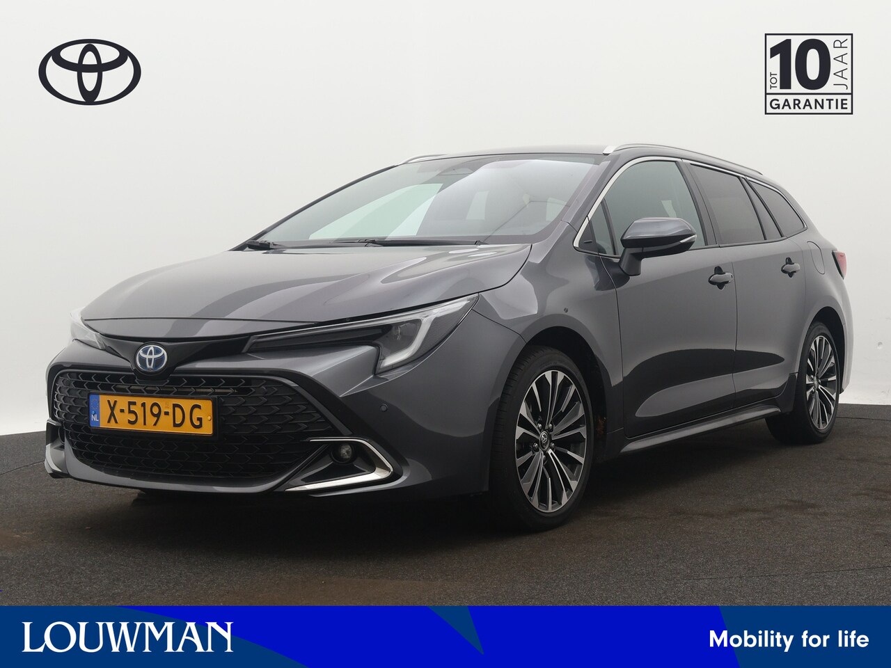 Toyota Corolla Touring Sports - 1.8 Hybrid First Edition | Parkeersensoren | Camera | Climate Control | Stoelverwarming | - AutoWereld.nl