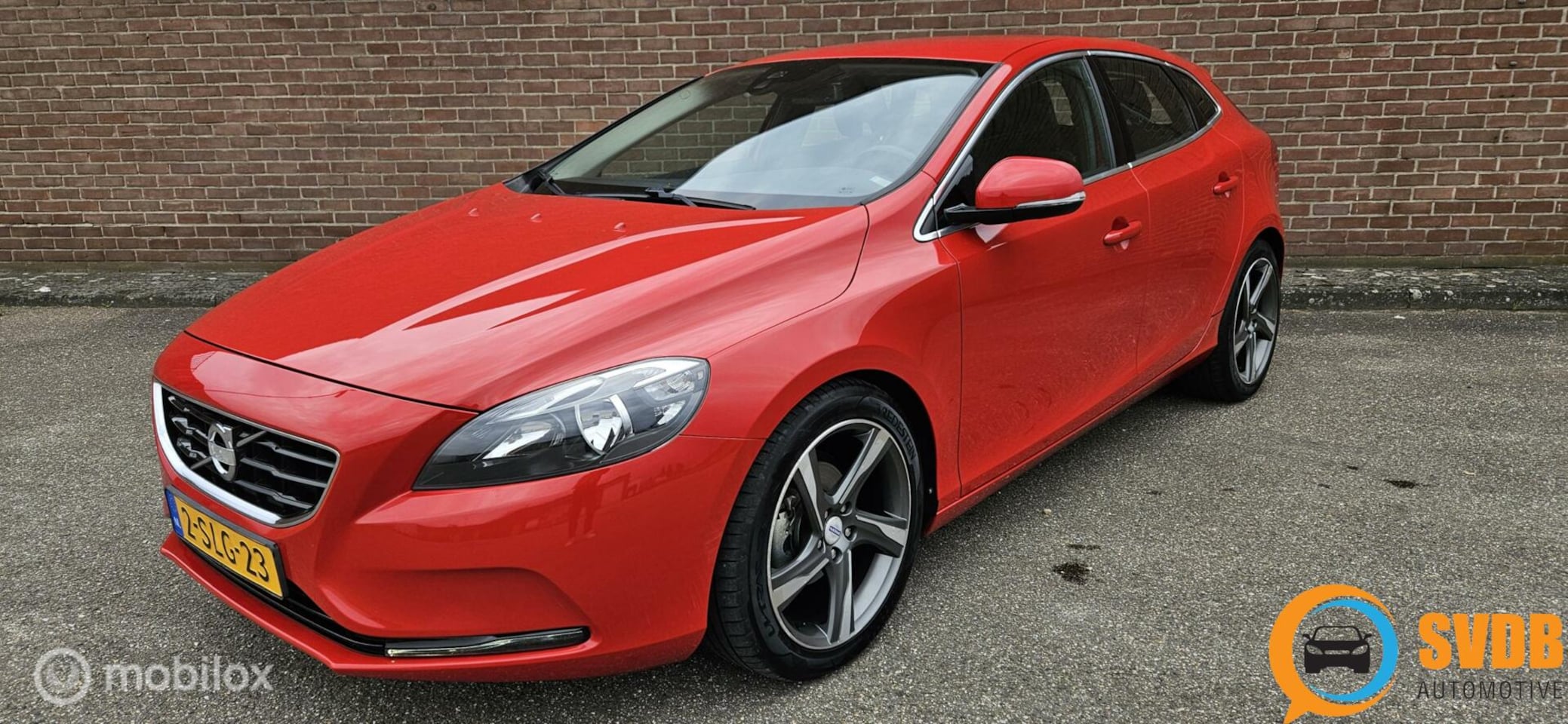 Volvo V40 - 1.6 D2 6bak/navi/clima/pdc/mem.stoel/blis/etc - AutoWereld.nl