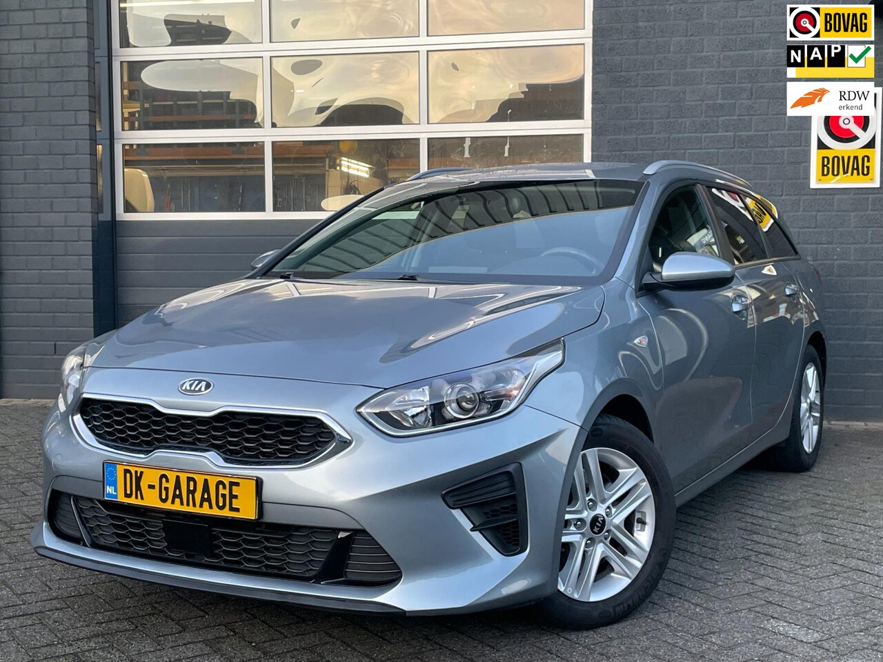 Kia Cee'd Sportswagon - Ceed 1.0 T-GDi DynamicLine Stoel & Stuurverwarming, Apple Carplay, Camera - AutoWereld.nl