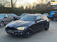 BMW 1-serie - 118i High Executive Sport|Nwe Ketting + Klepseals|Carplay|Leder|Groot Navi|Climate control