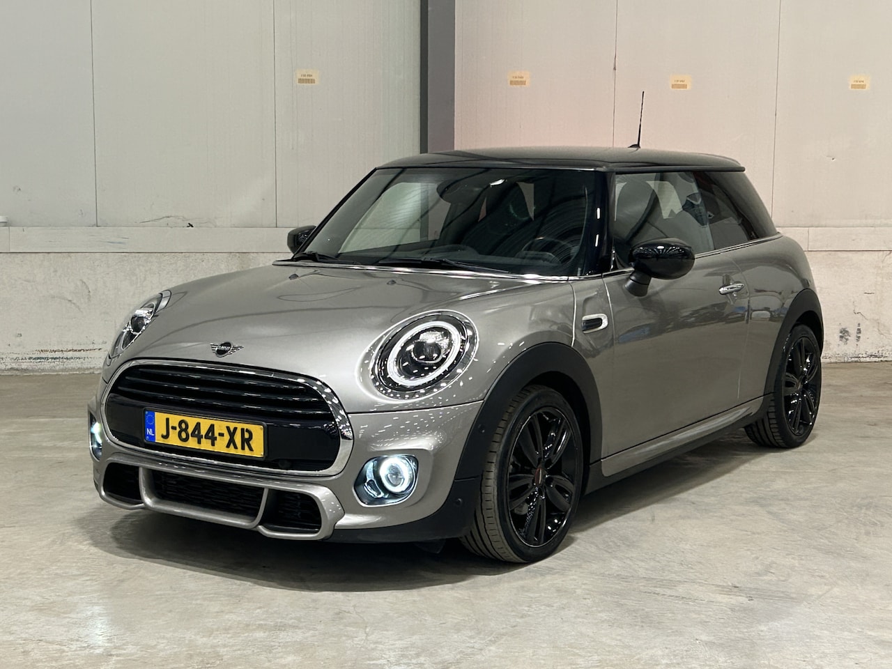 MINI John Cooper Works - Mini 1.5 JCW Dalston Edition | Harman&Kardon | Carplay | LED | Parkeersensoren | Keyless | - AutoWereld.nl