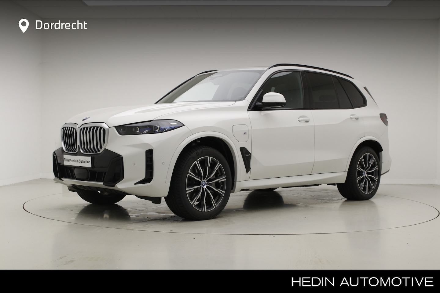 BMW X5 - xDrive50e | M-Sport | Panorama | Harman Kardon | Comfort Stoelen | Driver Ass. Professiona - AutoWereld.nl