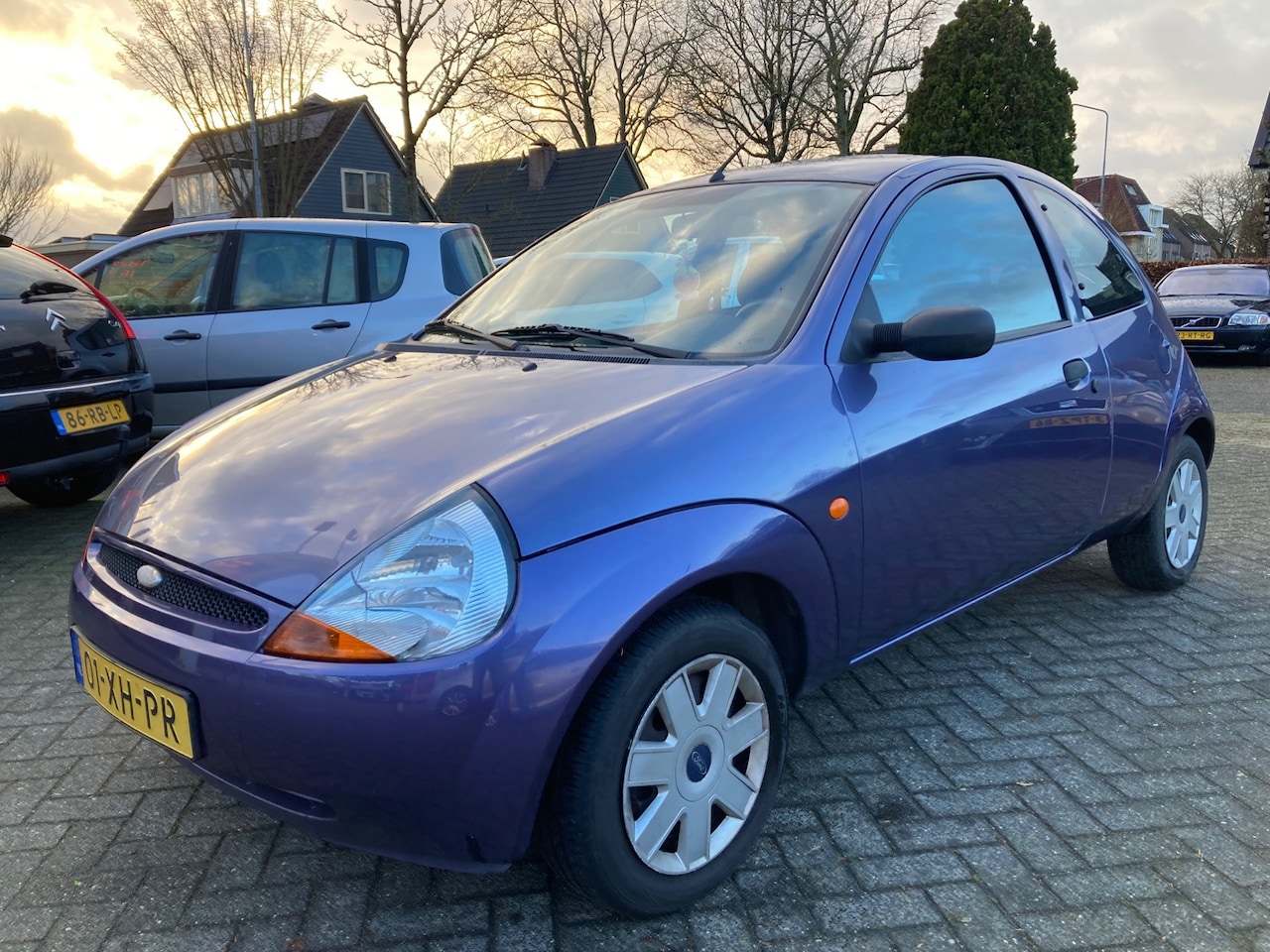 Ford Ka - 1.3 Futura 44kW-68pk,Airco,Apk 12/3/25,Nap 999,- - AutoWereld.nl