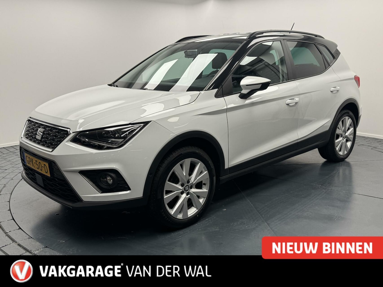 Seat Arona - 1.0 TSi Style Navigatie-Adapt.Cr.Contr-Airco-Camera-Parkeersensoren-Applecarplay-Lm17''vel - AutoWereld.nl