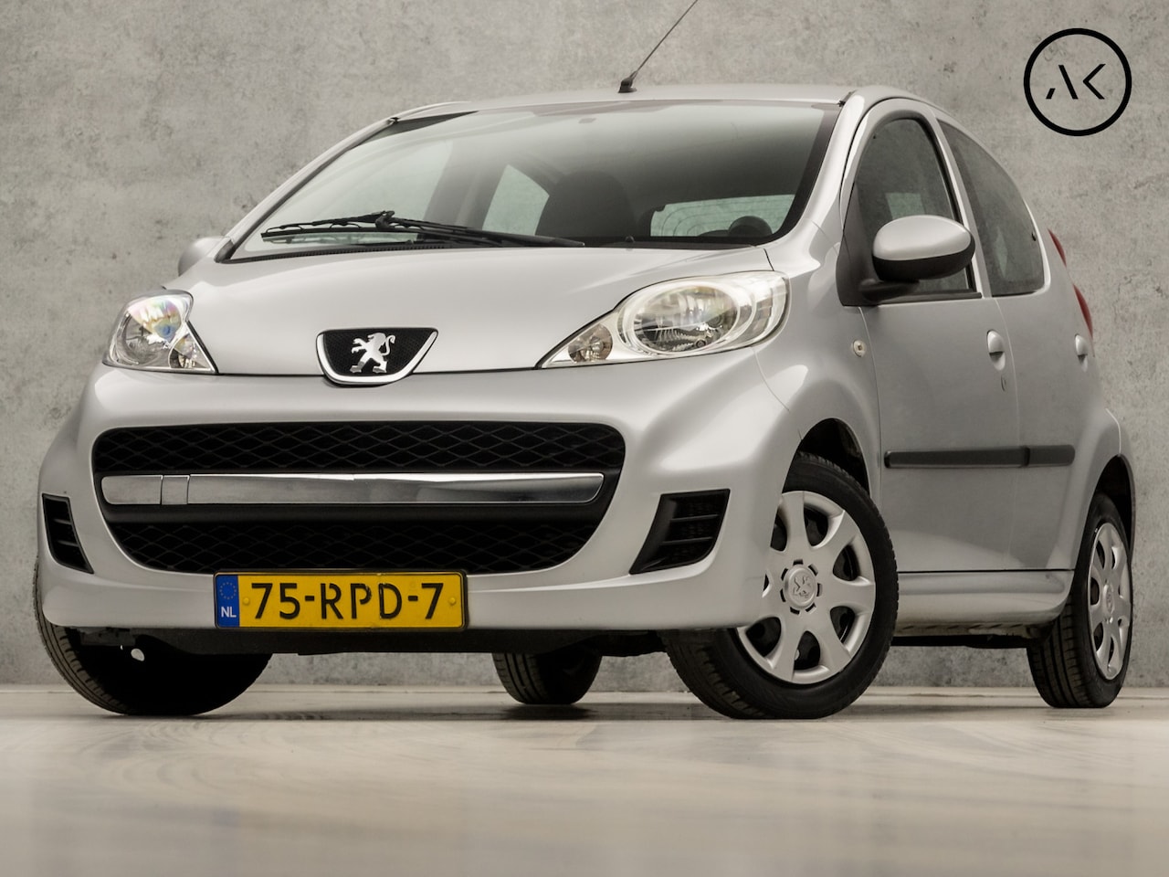 Peugeot 107 - 1.0-12V Sport (5 DEURS, NAP, RADIO, TOERENTELLER, AIRCO, SPORTSTOELEN, ELEK PAKKET, NIEUWE - AutoWereld.nl