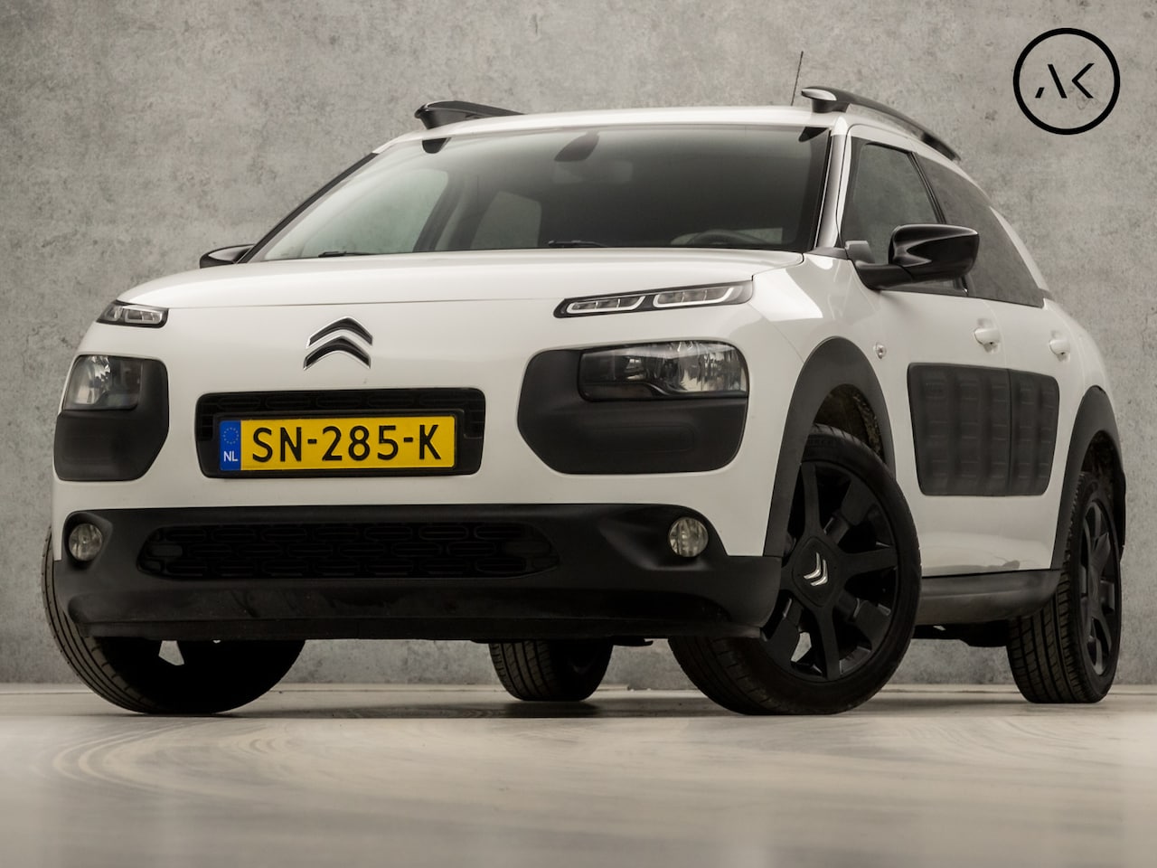 Citroën C4 Cactus - 1.2 e-VTi Shine Automaat (NAVIGATIE, CAMERA, DIGITAL COCKPIT, PARKEERSENSOREN, SPORTSTOELE - AutoWereld.nl