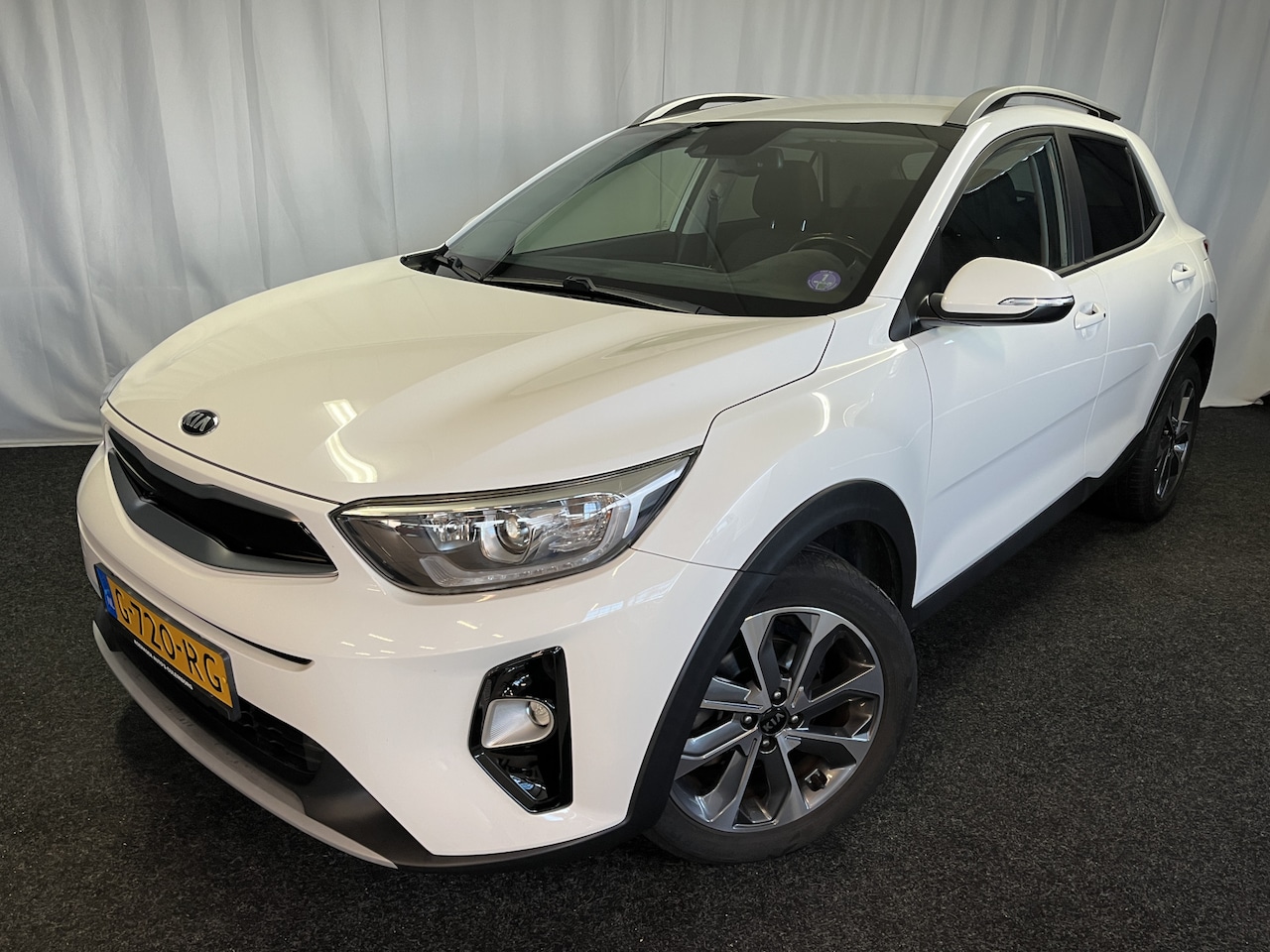 Kia Stonic - 1.0 T-GDi DynamicPlusLine 1E EIGN/ECC/APPLE/CAMERA/CRUISE - AutoWereld.nl