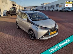 Toyota Aygo - 1.0 VVT-i x-play MOOIE AUTO BEL 0619590613 5 DRS AIRCO