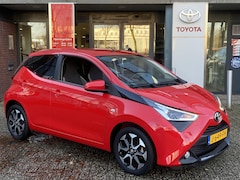 Toyota Aygo X - X-JOY 5-DEURS APPLE/ANDROID AIRCO CAMERA 16"LMV LED PRIVACY-GLASS BLUETOOTH