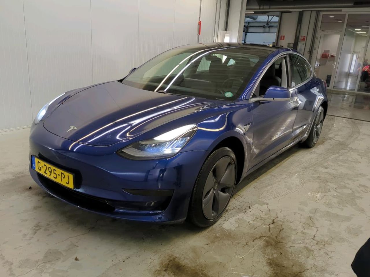 Tesla Model 3 - 3 Standard RWD Plus [ AUTOPILOT+60 kWh+PREMIUM AUDIO ] - AutoWereld.nl