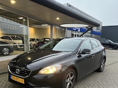 Volvo V40 - 1.6 T3 Momentum